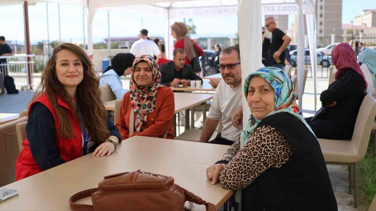 AYDIN GENÇLİK MERKEZİ EKİPLERİ, ÜNİVERSİTE EĞİTİMİ İÇİN KENTE GELEN ÖĞRENCİLERİ VE AİLELERİNİ...
