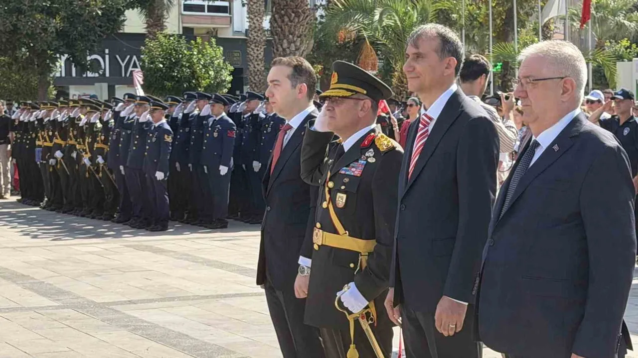 BALIKESİR’İN EDREMİT İLÇESİNDE 30 AĞUSTOS ZAFER BAYRAMI’NIN 104. YIL DÖNÜMÜ, ŞEHİT HAMDİBEY...