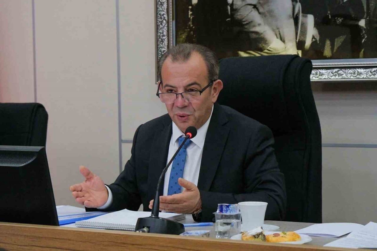 TANJU ÖZCAN (ARŞİV)