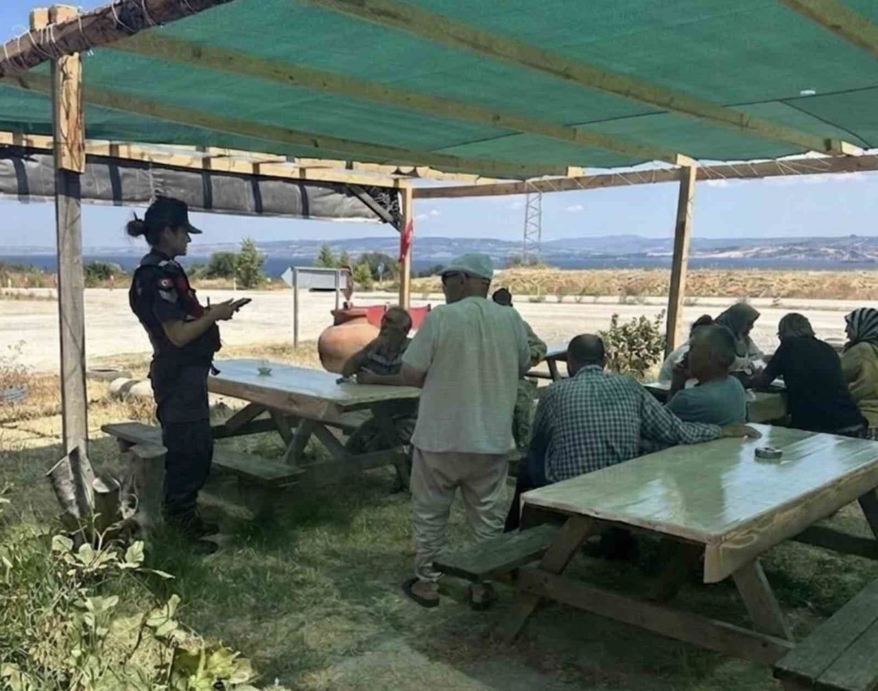 ÇANAKKALE’DE JANDARMA EKİPLERİNCE GÖÇMEN KAÇAKÇILIĞINA YÖNELİK DENETİMLERDE 88 EKİP 260 PERSONEL...