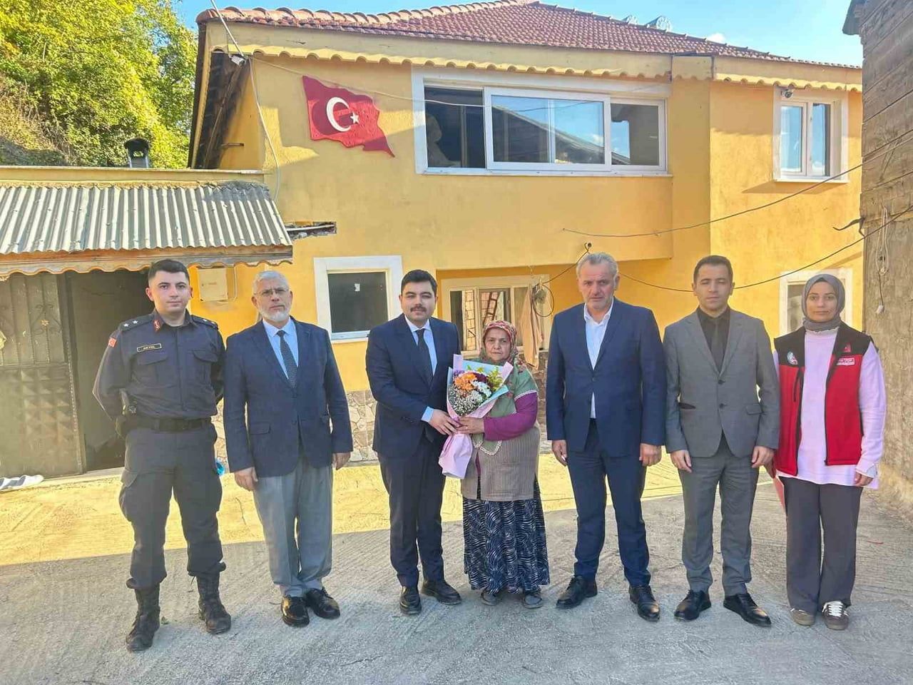 ŞEHADETİNİN 29. YILINDA ŞEHİT AİLESİNE ZİYARET ŞEHİT PİYADE ER RECEP ÇETİN’İN ŞEHADETİNİN 29. YIL...