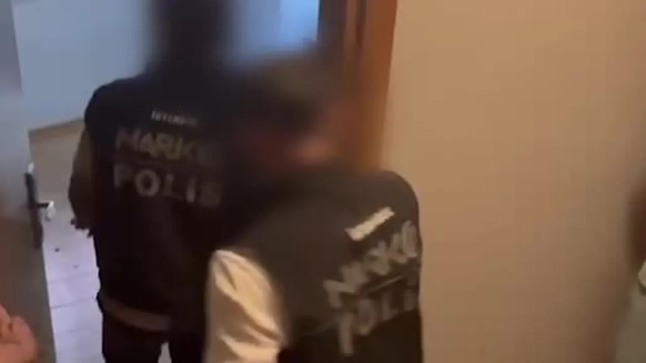 İngiltere’den kırmızı bültenle aranan uyuşturucu kaçakçısı İstanbul’da yakalandı