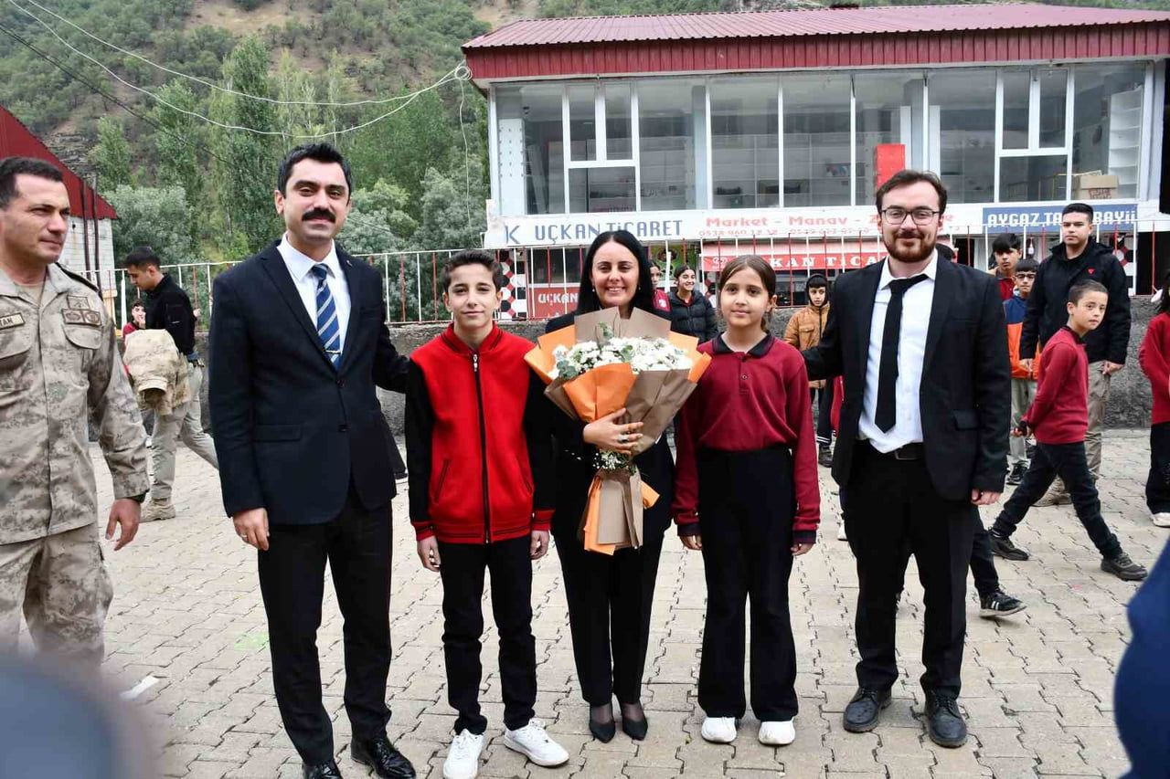 İÇİŞLERİ BAKANLIĞI MÜŞAVİRİ HATİCE ATAN, BEYTÜŞŞEBAP KAYMAKAMI MUHAMMED EMİN TUTAL, İLÇE JANDARMA...