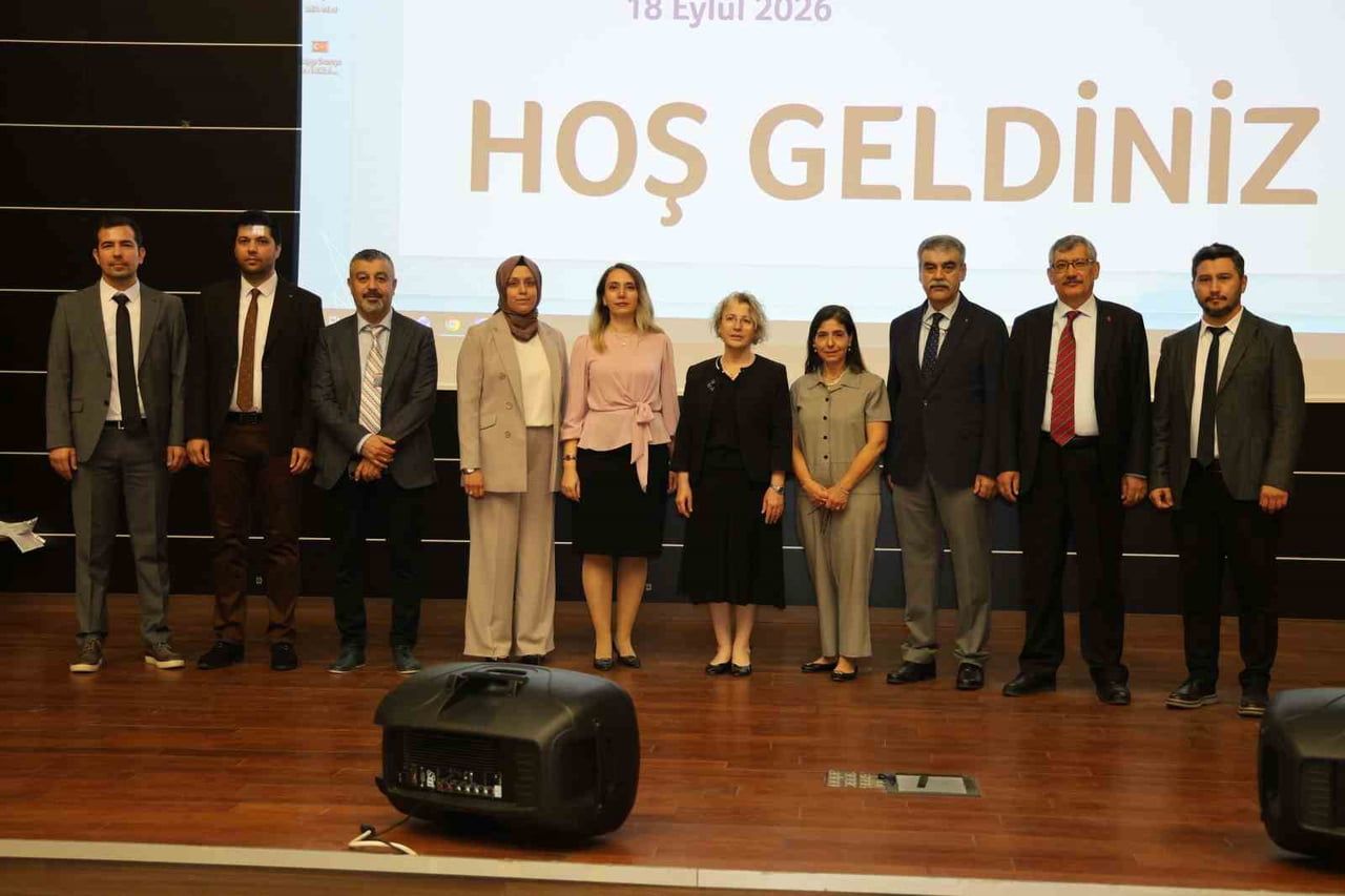MEME KANSERİNDE ERKEN TANI, DÜZENLİ TARAMA VE GÜNCEL TEDAVİ YAKLAŞIMLARINA İLİŞKİN SAĞLIK...