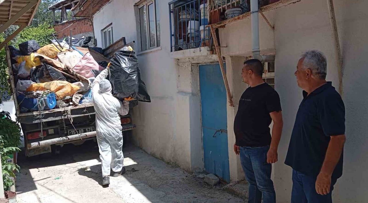 BURDUR'DA ÇEVREYE YAYILAN KÖTÜ KOKU NEDENİYLE MAHALLE SAKİNLERİNİN ŞİKAYETTE BULUNDUĞU MÜSTAKİL...