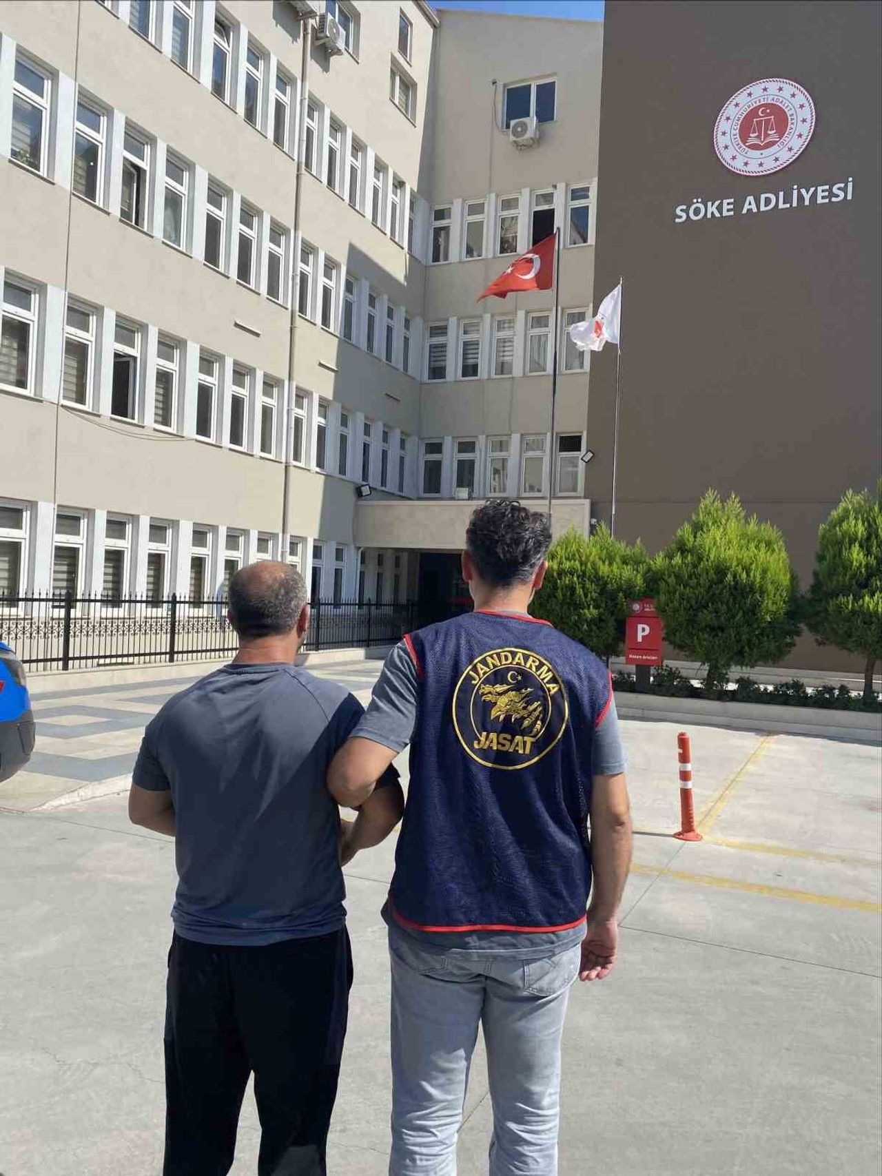 AYDIN'IN SÖKE İLÇESİNDE 'BİNA İÇERİSİNDE MUHAFAZA ALTINA ALINMIŞ OLAN EŞYA HAKKINDA HIRSIZLIK...