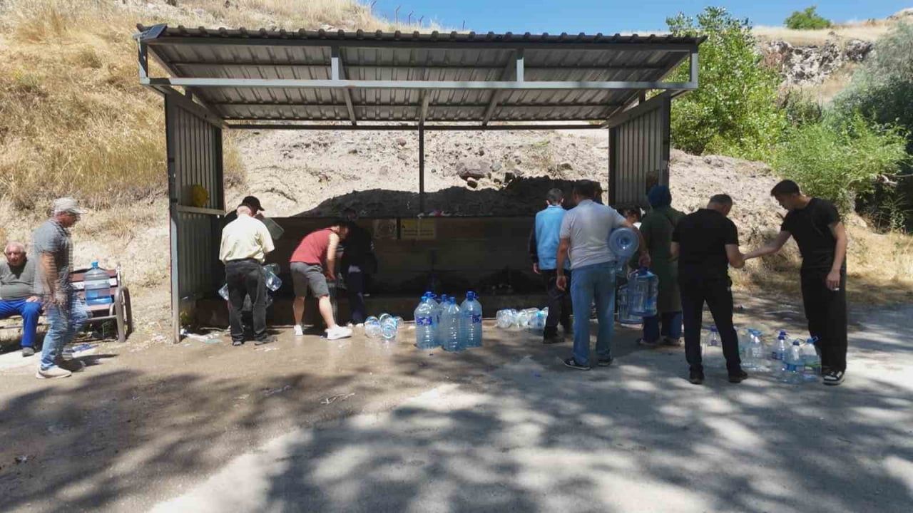 ANKARA’NIN ALTINDAĞ VE MAMAK İLÇELERİNDE 3 GÜNDÜR SÜRDÜĞÜ İDDİA EDİLEN SU KESİNTİLERİNİN ARDINDAN...