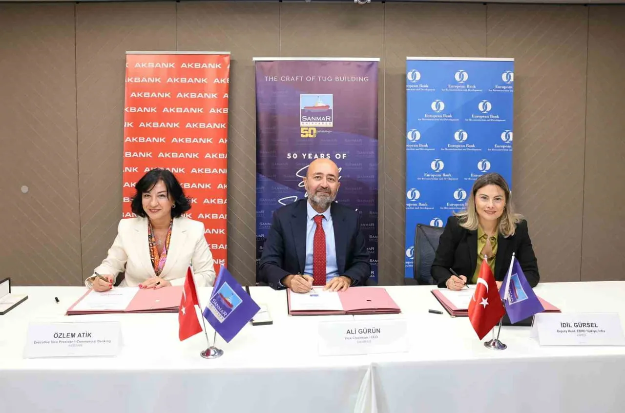 AKBANK TİCARİ BANKACILIK GENEL MÜDÜR YARDIMCISI ÖZLEM ATİK, SANMAR DENİZCİLİK CEO'SU ALİ GÜRÜN VE...