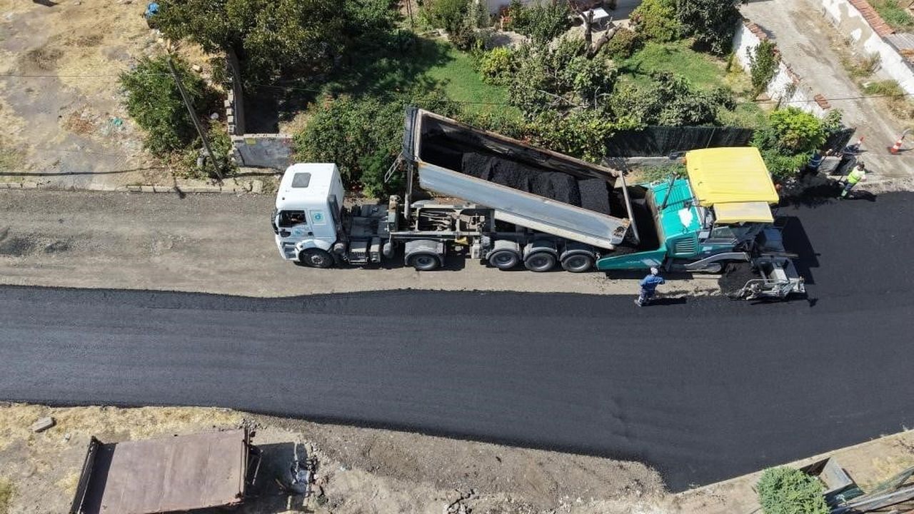 TEKİRDAĞ BÜYÜKŞEHİR BELEDİYESİ, 11 İLÇEDE SÜRDÜRDÜĞÜ YOL YAPIM VE YENİLEME ÇALIŞMALARI KAPSAMINDA...