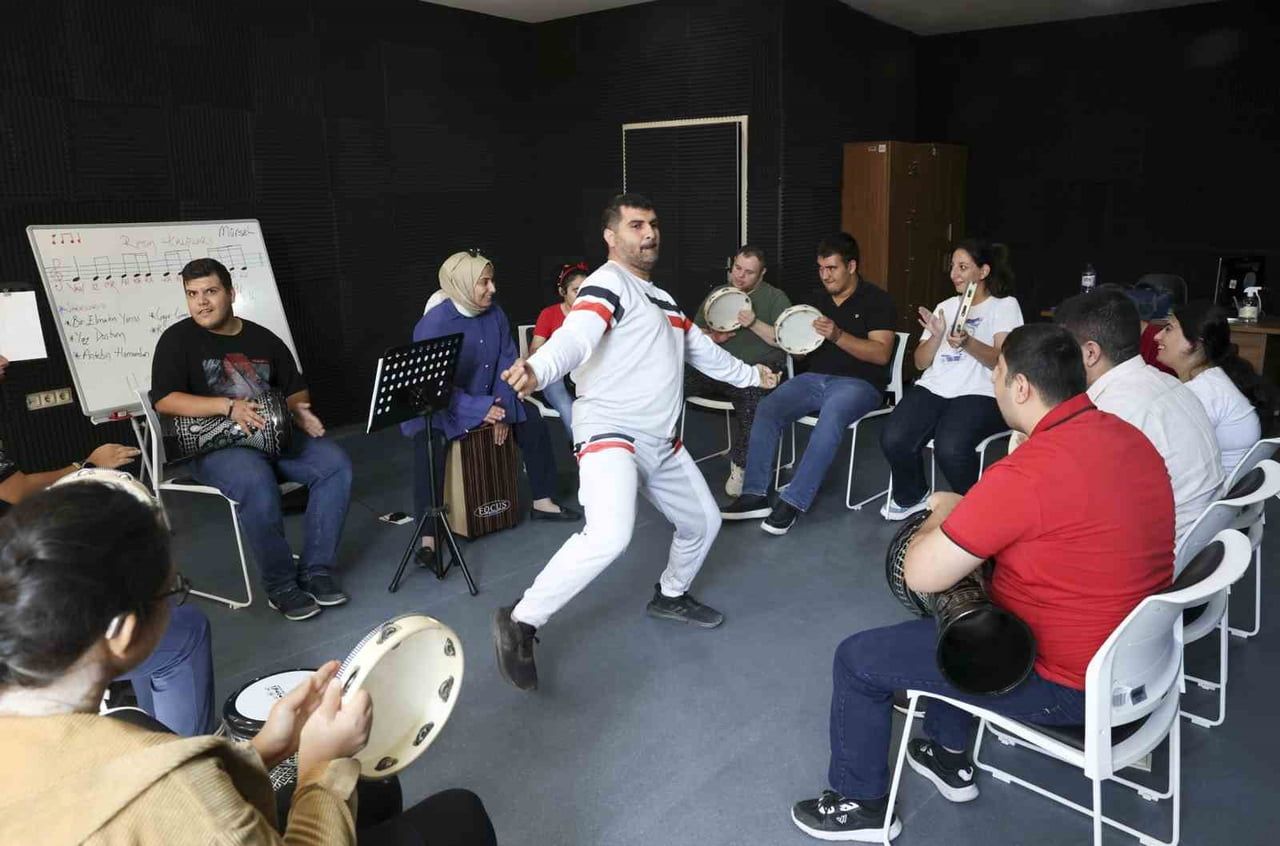 MERSİN BÜYÜKŞEHİR BELEDİYESİ, ÖZEL GEREKSİNİMLİ BİREYLERİN SOSYAL YAŞAMA KATILIMINI ARTIRMAK VE...
