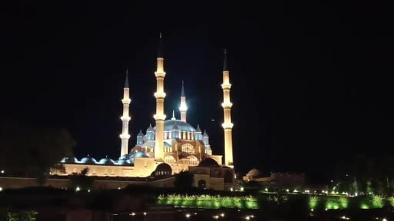 Edirne'de Selimiye Camii'nde Mevlid Kandili coşkusu