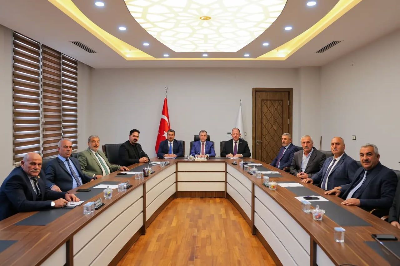 BAYBURT’TA KÖYLERİN İHTİYAÇLARI TOPLANTIDA GÖRÜŞÜLDÜ