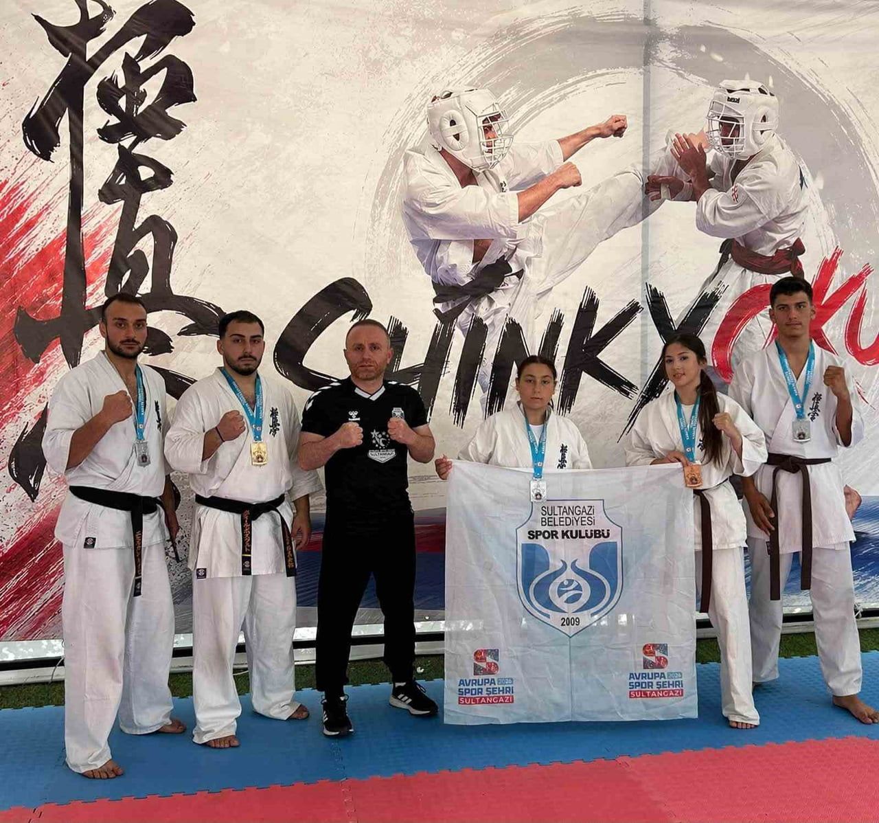 SULTANGAZİ BELEDİYESİ SPOR KULÜBÜ, 10 SPORCUSUYLA KATILDIĞI KYOKUSHİN TÜRKİYE ŞAMPİYONASI’NDAN 7...