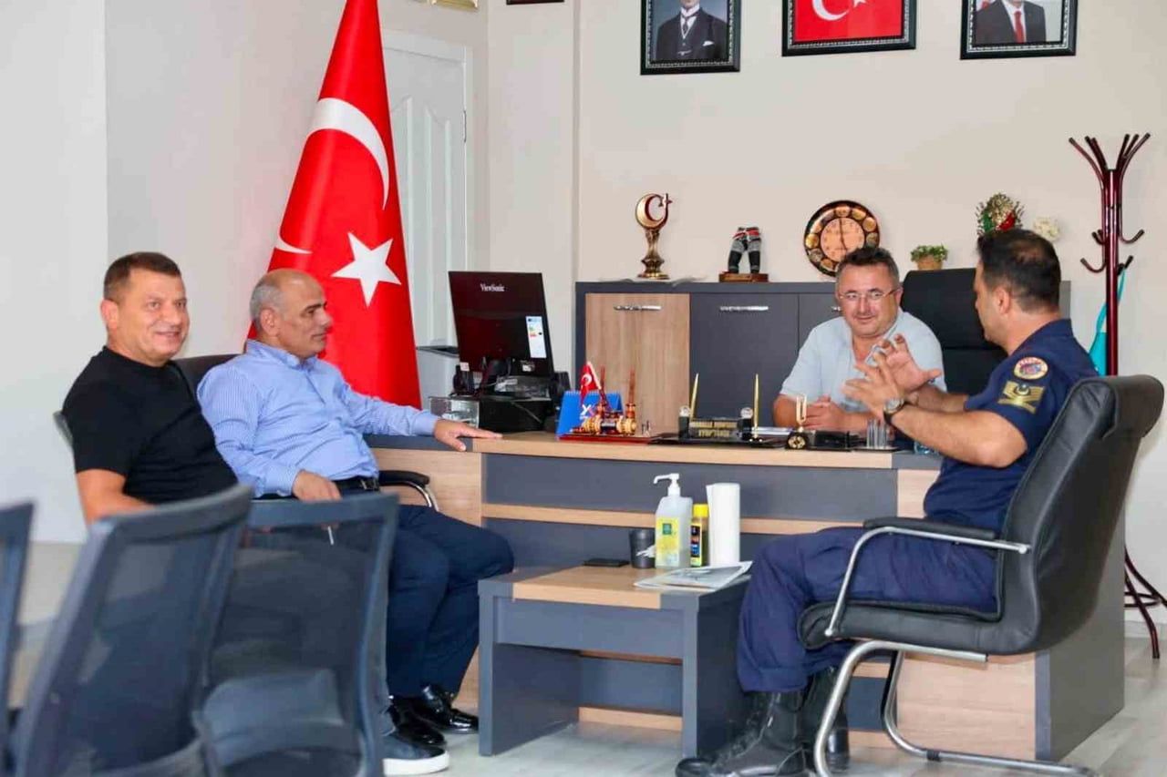 KÖRFEZ BELEDİYE BAŞKANI ŞENER SÖĞÜT, SEVİNDİKLİ VE KUTLUCA MAHALLELERİNDE VATANDAŞLARLA BİR ARAYA...