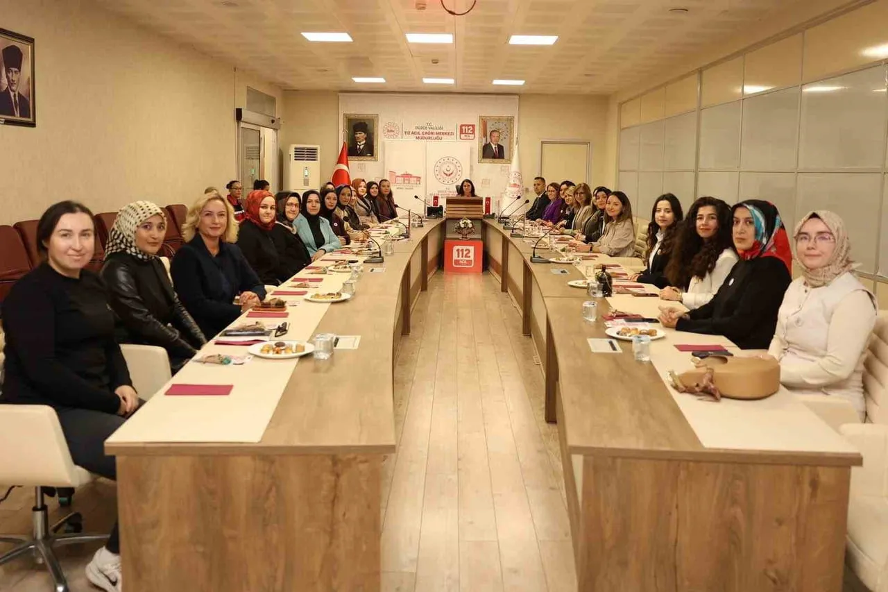 DÜZCE VALİLİĞİ HİMAYELERİNDE, AİLE VE SOSYAL HİZMETLER İL MÜDÜRLÜĞÜ TARAFINDAN “KORUYUCU AİLE...