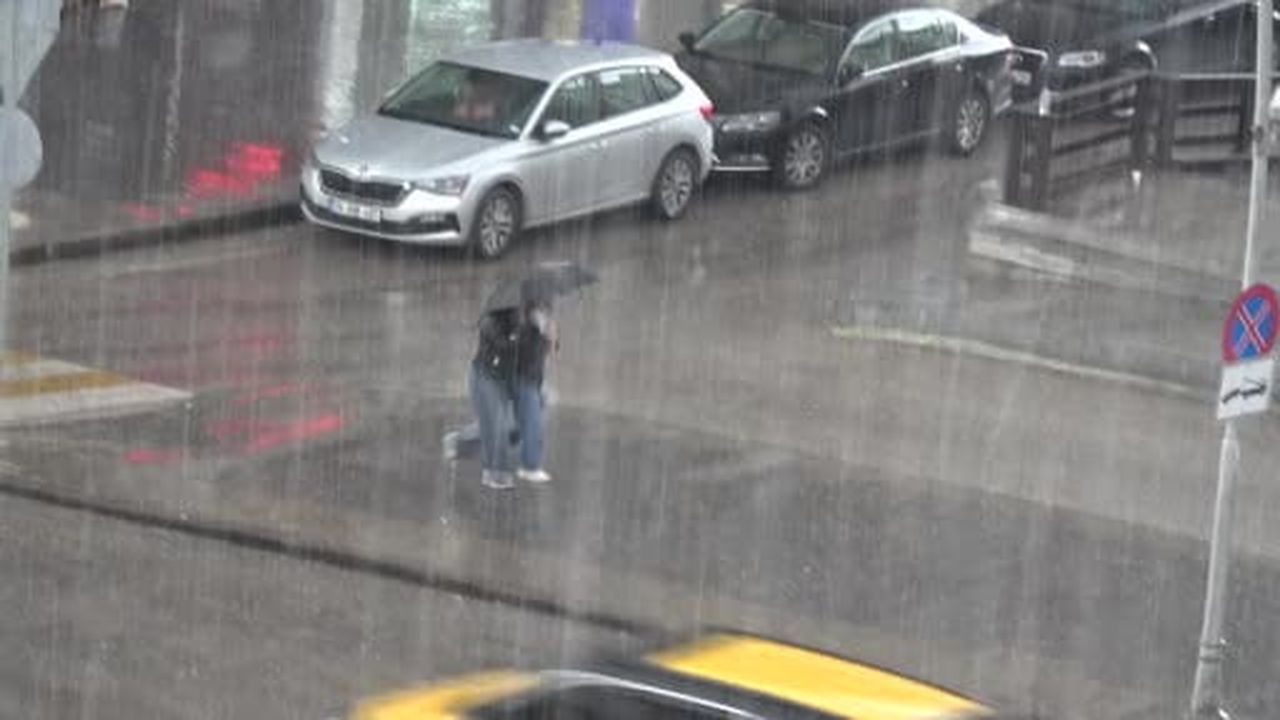 Erzurum yağmur ve dolu etkili oldu