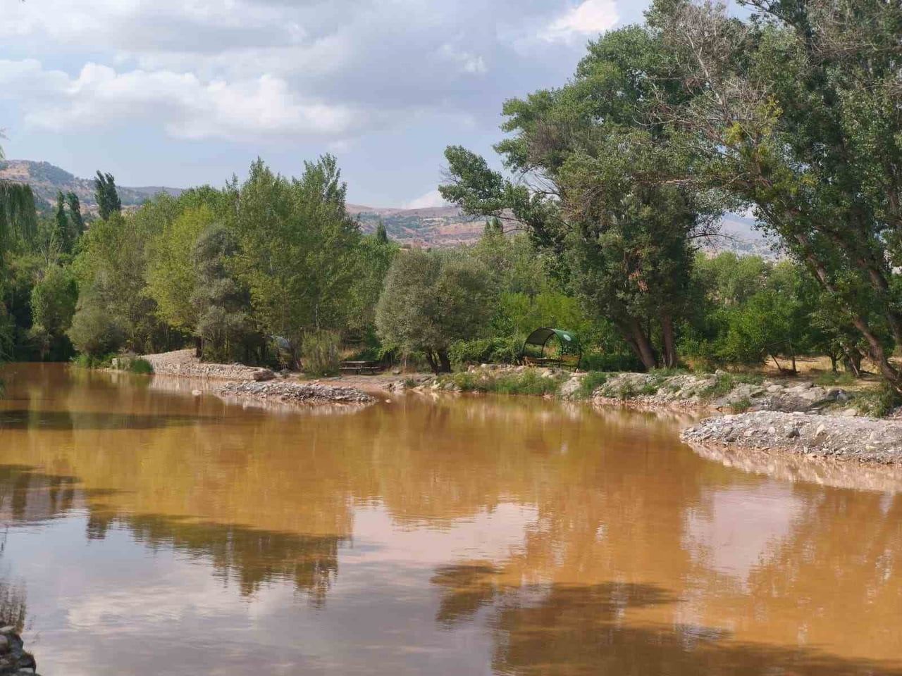 TUNCELİ'NİN ÇEMİŞGEZEK İLÇESİNDE YAZ AYLARINDA SERİNLEMEK İSTEYEN VATANDAŞLARIN UĞRAK NOKTASI OLAN...