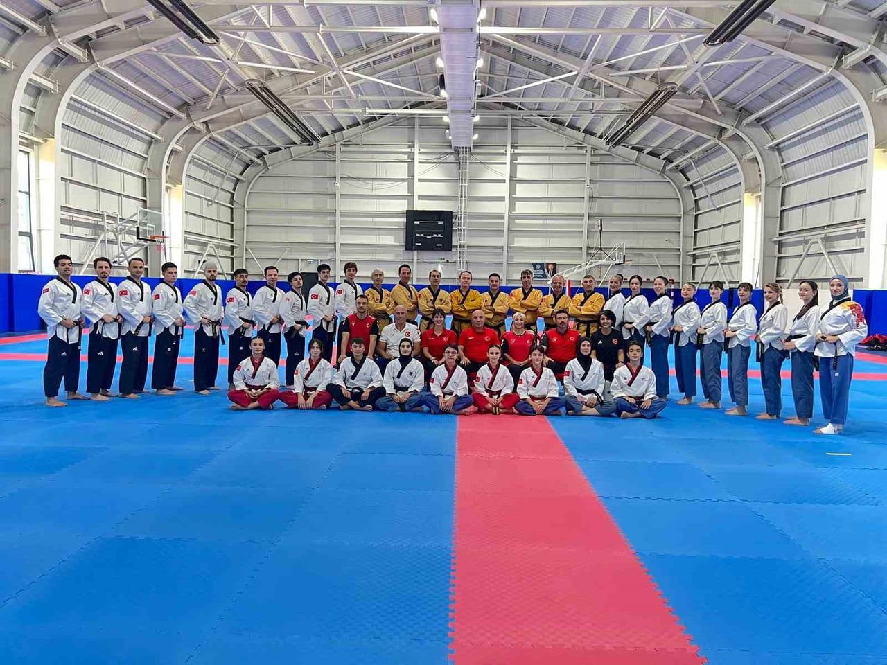 2026 DÜNYA TAEKWONDO POOMSAE ŞAMPİYONASI'NDA TÜRKİYE'Yİ, 30 FARKLI DİSİPLİNDE TOPLAM 36 SPORCU...