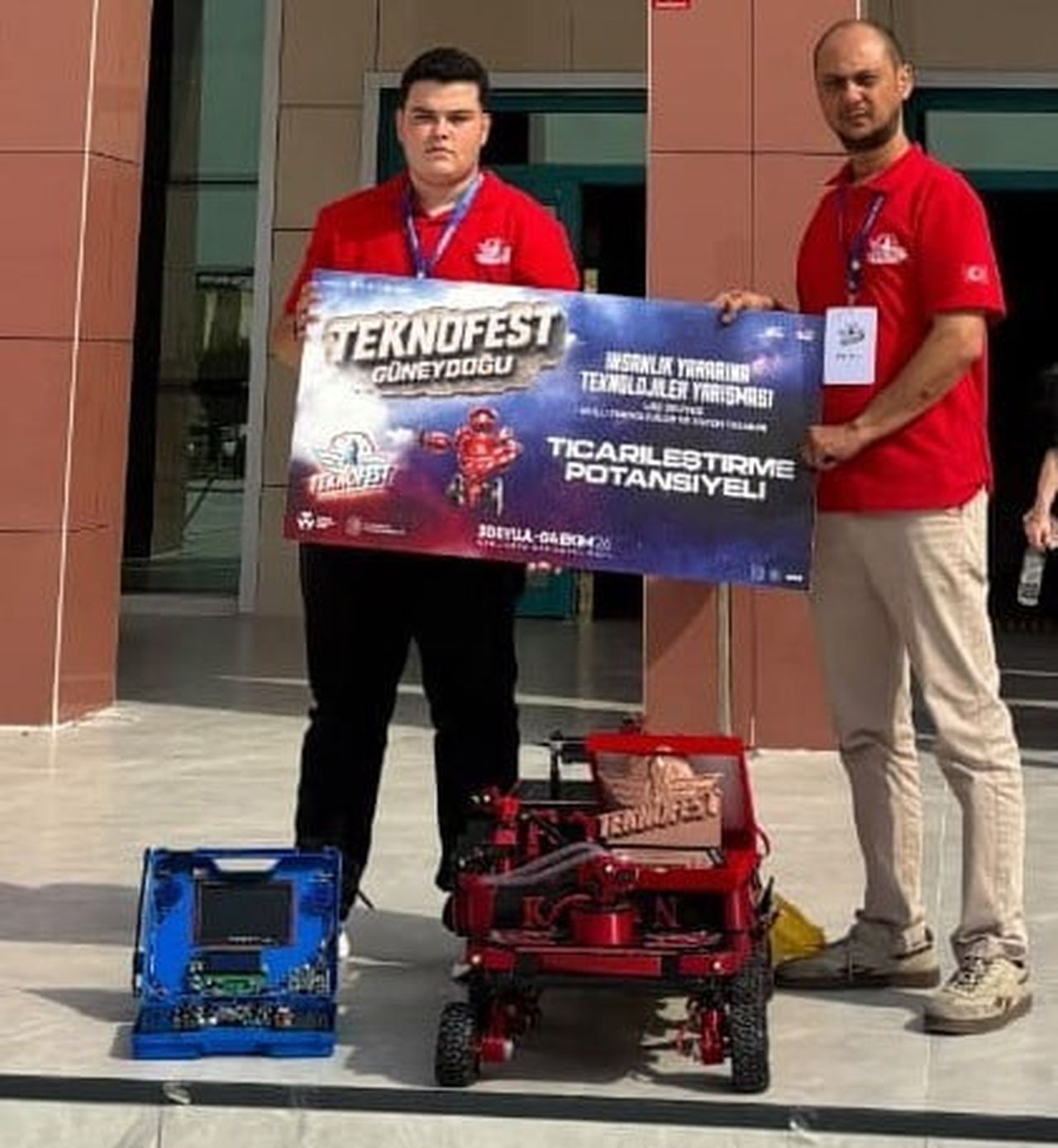 DÜZCE GÖLYAKA ŞEHİT SERHAT BAL MESLEKİ VE TEKNİK ANADOLU LİSESİ ÖĞRENCİSİ EFE CİNALİ, TEKNOFEST...