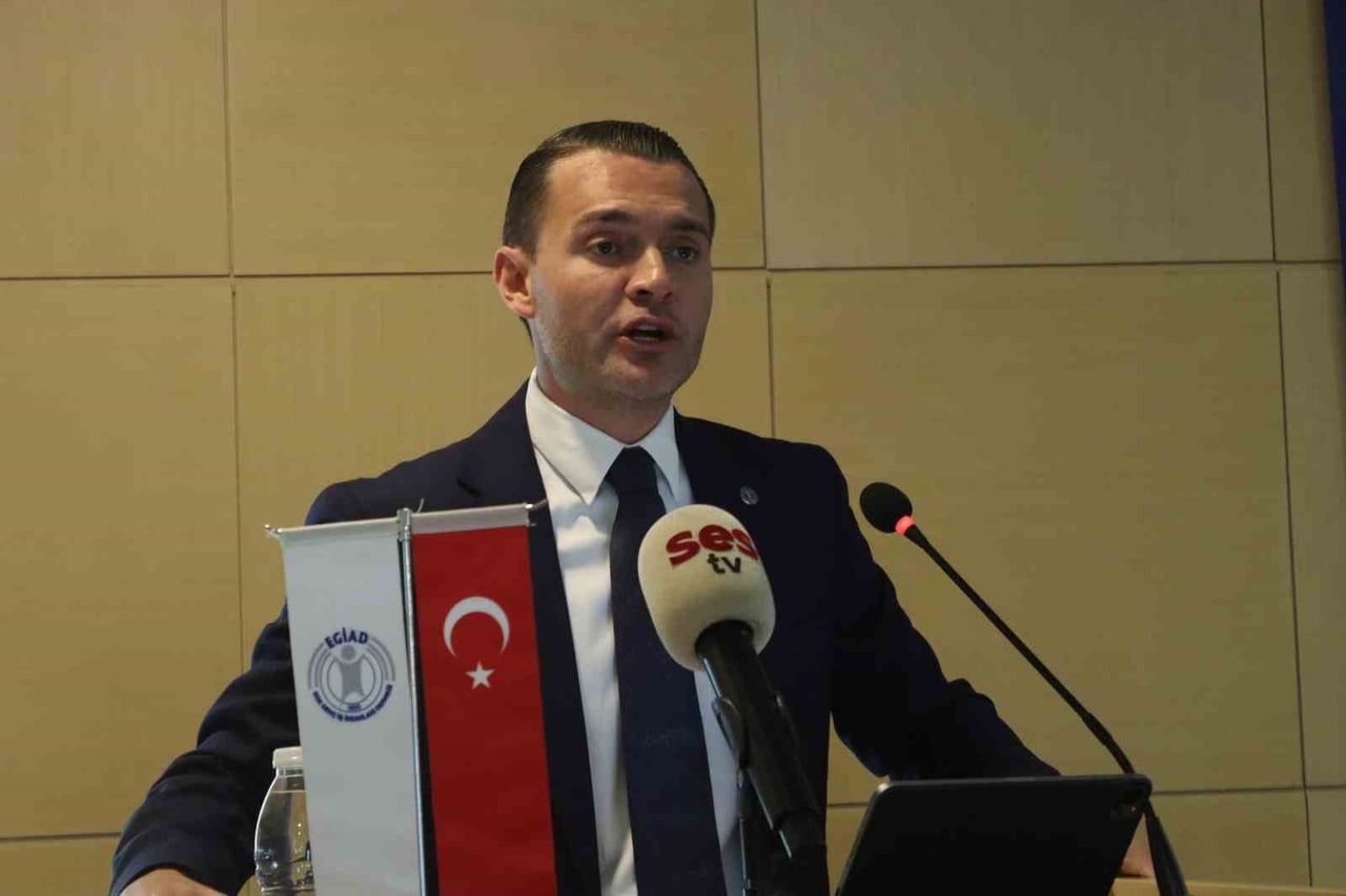EGİAD YÖNETİM KURULU BAŞKANI M. KAAN ÖZHELVACI, TOPLANTININ AÇILIŞINDA YAPTIĞI KONUŞMADA, EGİAD’IN...