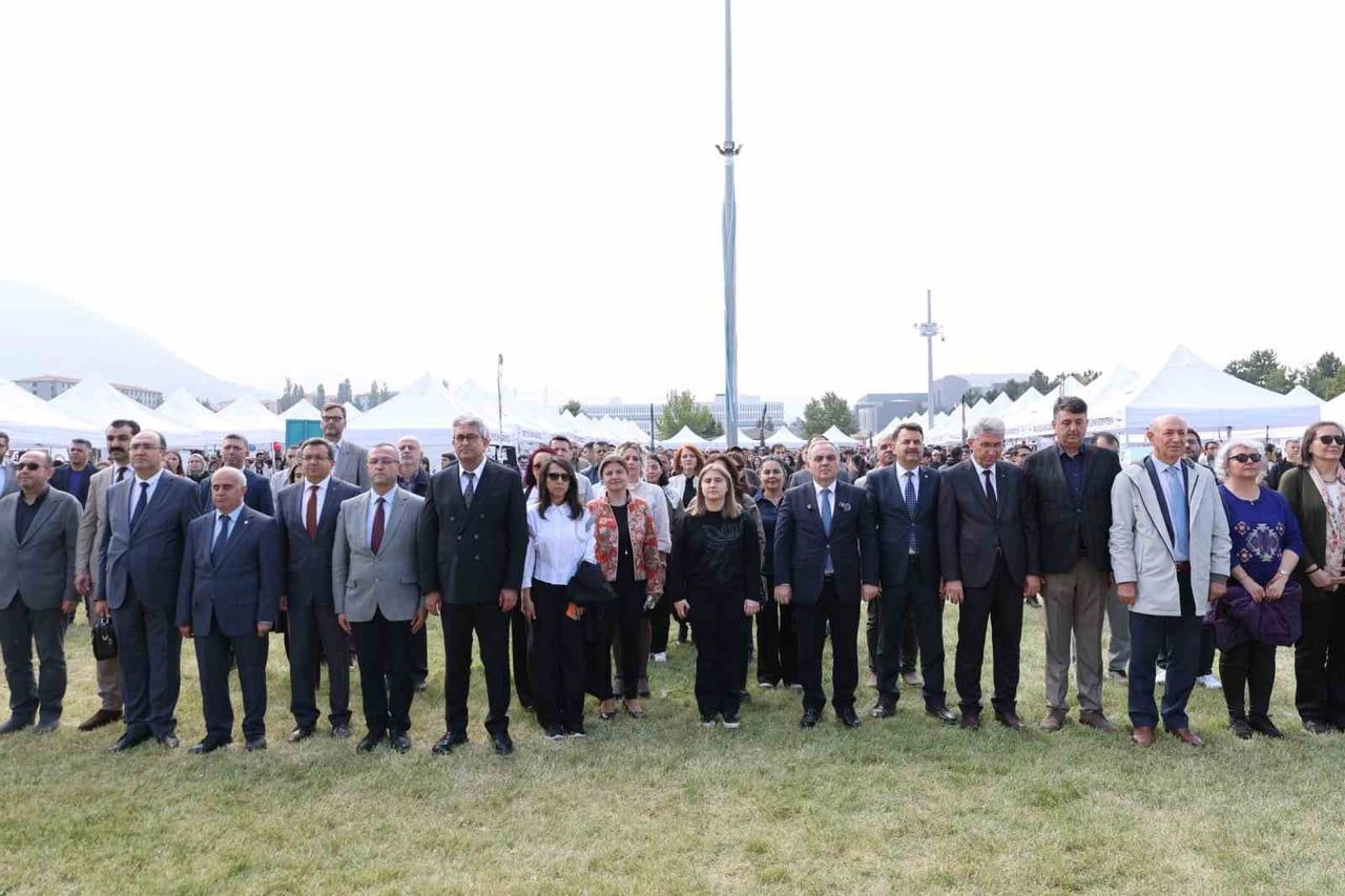 ERCİYES ÜNİVERSİTESİ (ERÜ) TARAFINDAN ÖĞRENCİ KULÜPLERİNİN KATILIMLARI İLE DÜZENLENEN ‘EVİM...