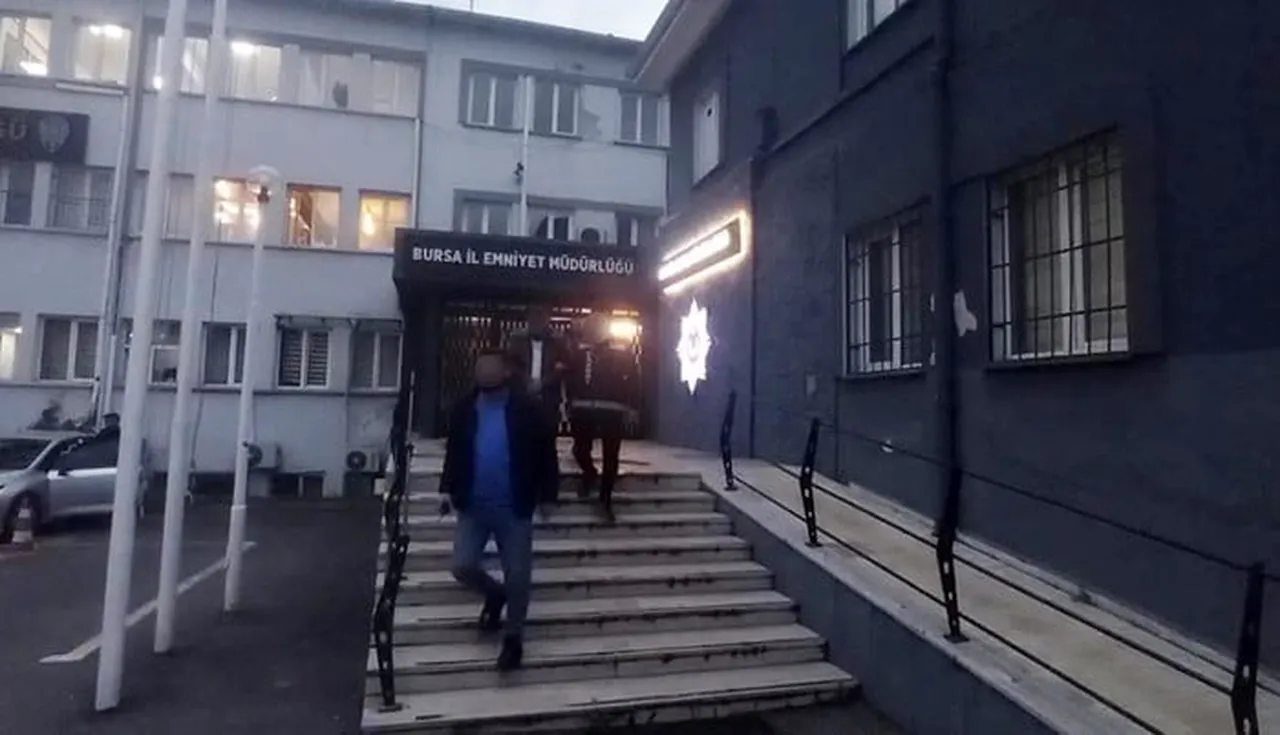 BURSA'DA SAVUNMA SANAYİİ ALANINDA FAALİYET GÖSTEREN HAYALİ ŞİRKET KURARAK VATANDAŞLARI...