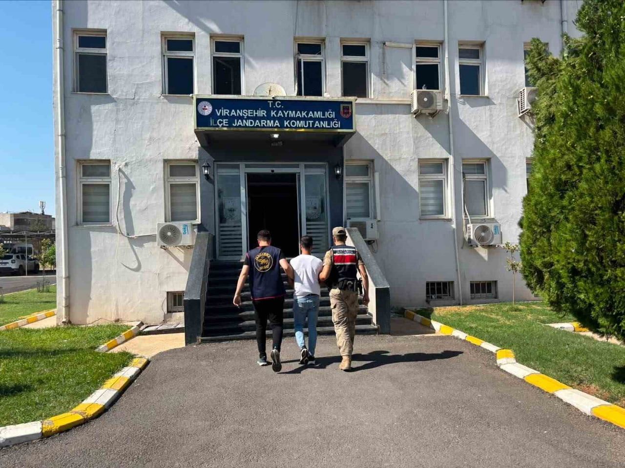 ŞANLIURFA'DA 7 YIL KESİNLEŞMİŞ HAPİS CEZASI BULUNAN HIRSIZ YAKALANDI