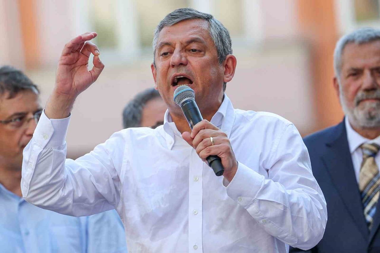 YENİ PARTİ GENEL BAŞKANI ÖZGÜR ÖZEL VATANDAŞLARA HİTAP ETTİ