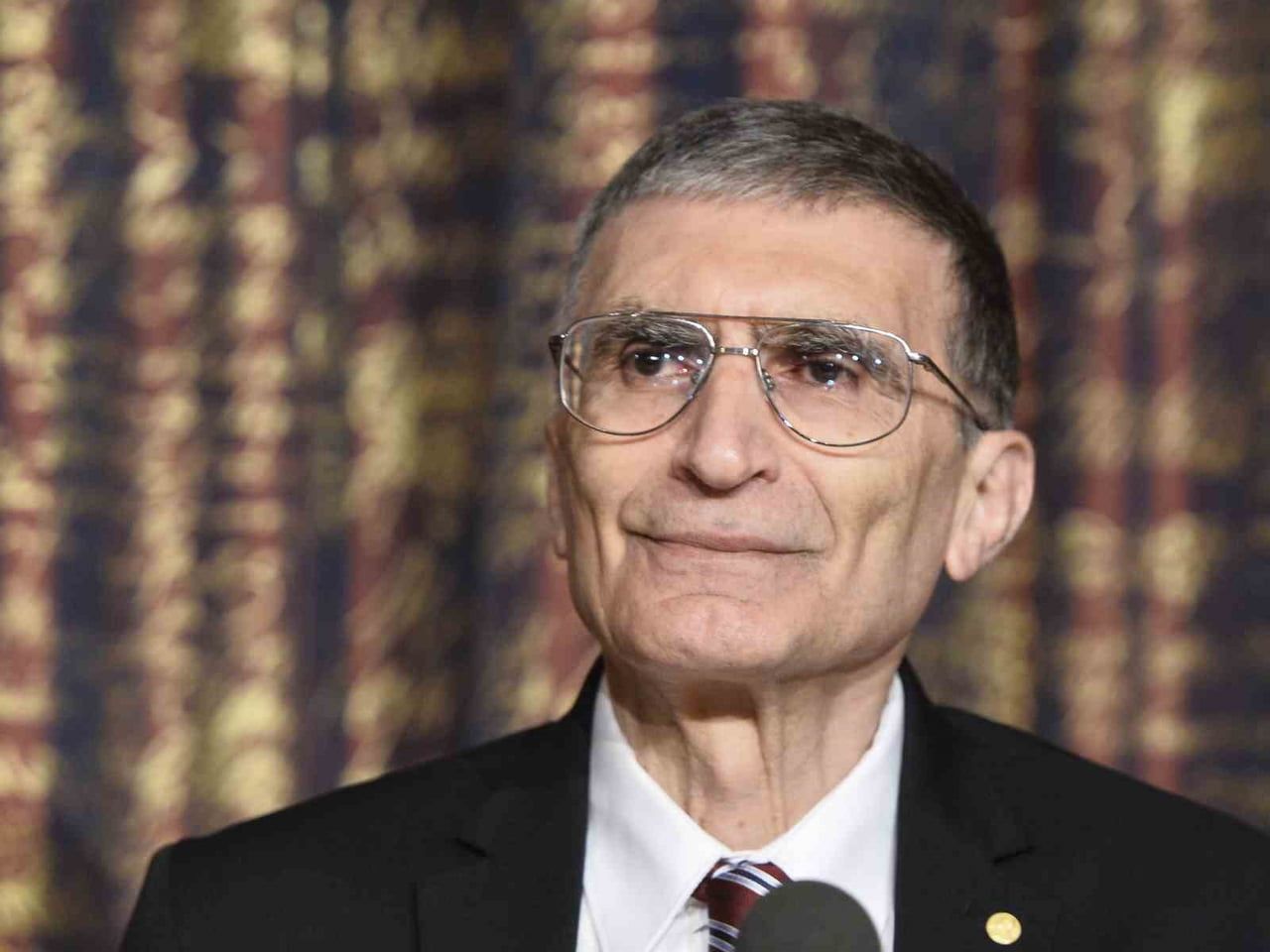 NOBEL ÖDÜLLÜ TÜRK BİLİM İNSANI PROF. DR. AZİZ SANCAR (ARŞİV)