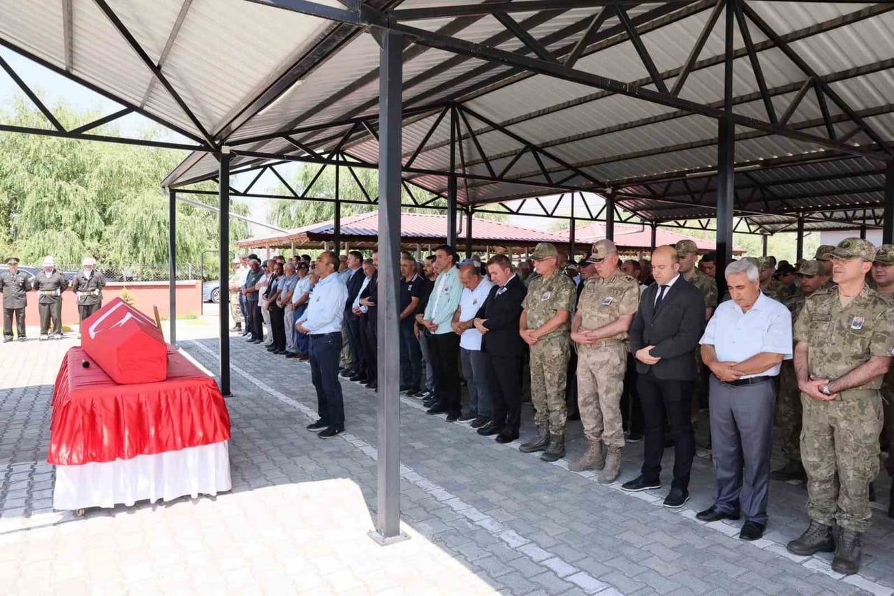 ERZİNCAN'DA HAYATINI KAYBEDEN KIBRIS GAZİSİ ZEYNAL GÜNGÖR, DÜZENLENEN CENAZE TÖRENİYLE SON...