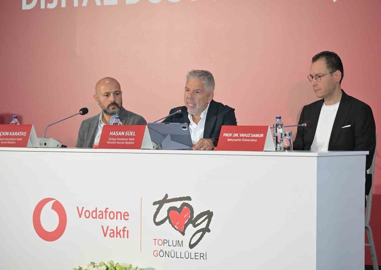 VODAFONE VAKFI, TOPLUM GÖNÜLLÜLERİ VAKFI İŞBİRLİĞİYLE, ÇOCUKLARIN DİJİTAL YAŞAM KALİTESİNİ...