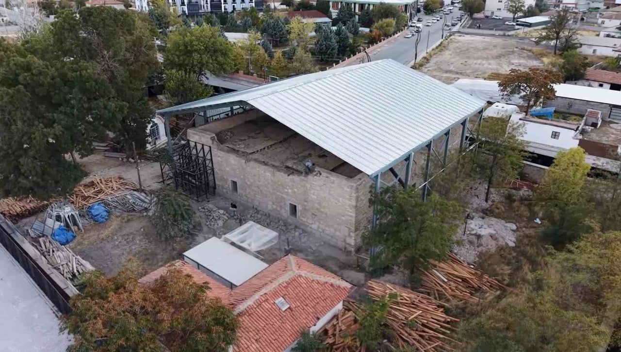 YAKLAŞIK 500 YIL ÖNCE SELÇUKLU DÖNEMİNDE AKSARAY’IN ESKİL İLÇESİNDE YAPTIRILAN TARİHİ ULU CAMİ 6...