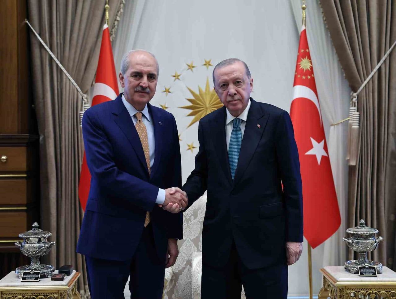 CUMHURBAŞKANI ERDOĞAN, TBMM BAŞKANI NUMAN KURTULMUŞ'U CUMHURBAŞKANLIĞI KÜLLİYESİ'NDE KABUL...