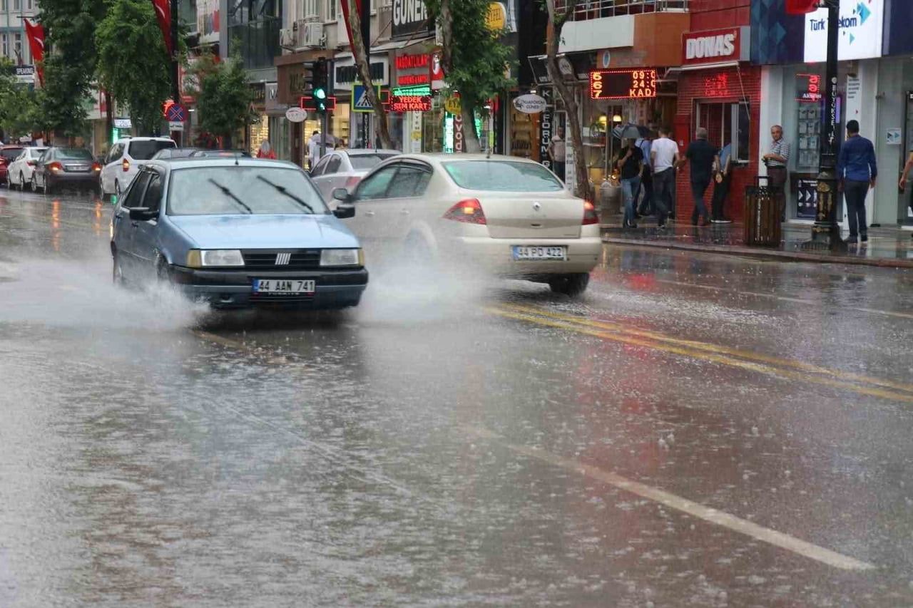 MALATYA’NIN GÜNEY KESİMLERİ İÇİN KUVVETLİ YAĞIŞ UYARISI