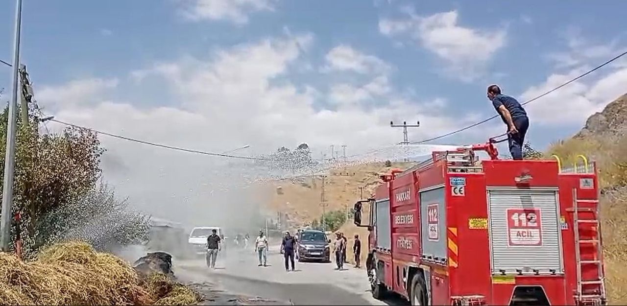 SAMANLIKTA ÇIKAN YANGIN İTFAİYE EKİPLERİ TARAFINDAN SÖNDÜRÜLDÜ.