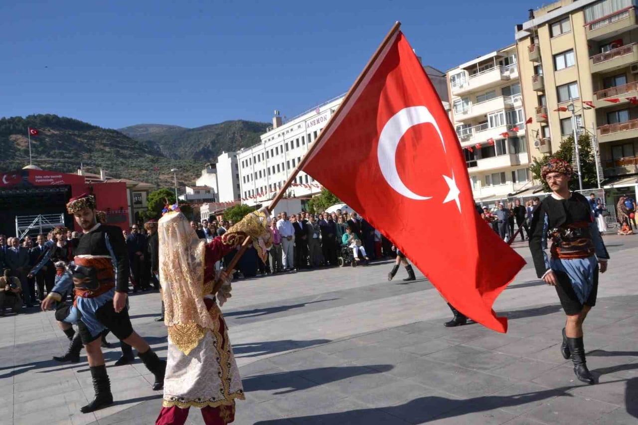 MANİSA’NIN DÜŞMAN İŞGALİNDEN KURTULUŞUNUN 104. YIL DÖNÜMÜ DOLAYISIYLA TÖREN...