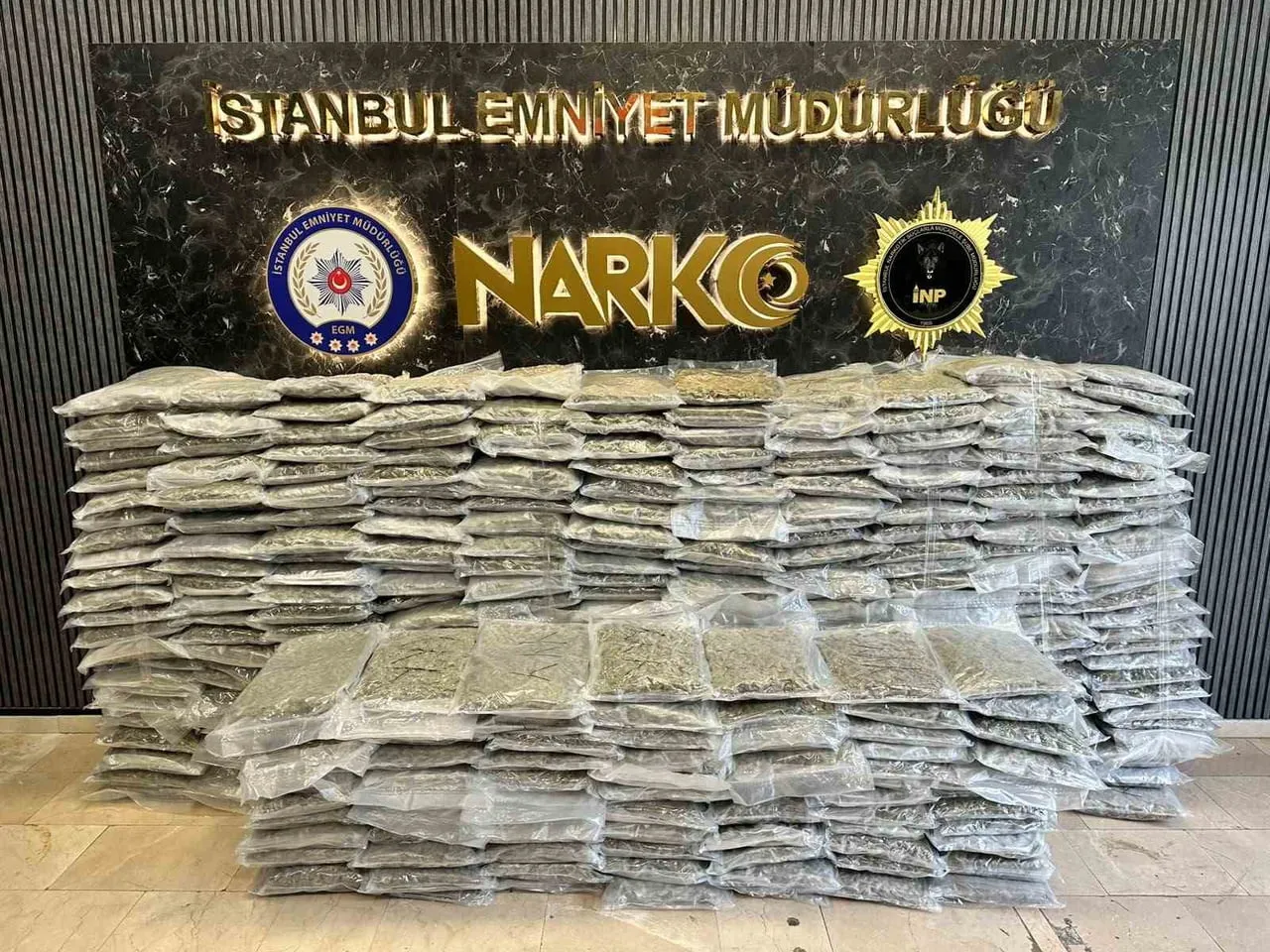 İSTANBUL'DA UYUŞTURUCU OPERASYONU : 3 GÖZALTI