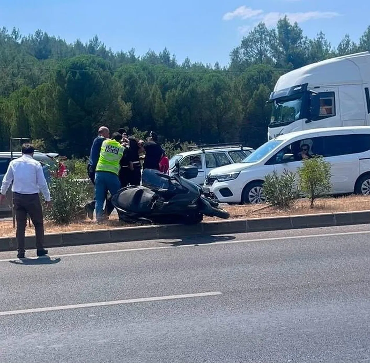 MUĞLA’DA KAÇMAYA ÇALIŞAN ARAÇTAN YÜKLÜ MİKTARDA ESRAR ÇIKTI
