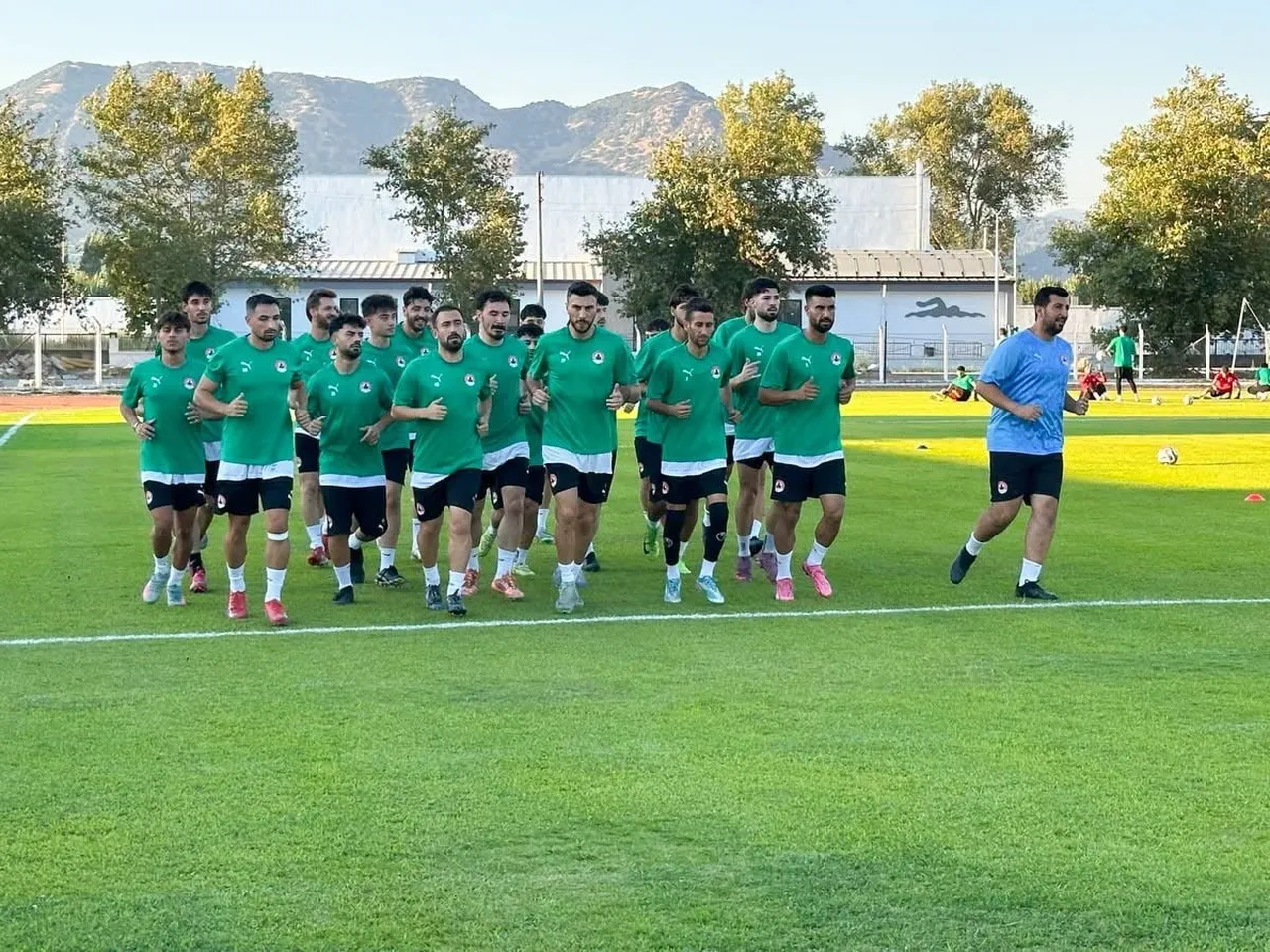 PROFESYONELLİĞE GEÇİŞ LİGİ (PGL) EKİPLERİNDEN OLAN İNCİRLİOVA BELEDİYESPOR YENİ SEZON İÇİN...