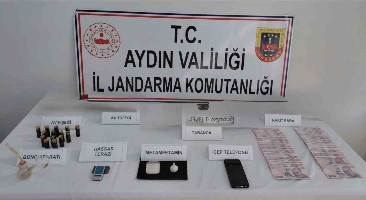 AYDIN'IN KUŞADASI İLÇESİNDE UYUŞTURUCU İMAL VE TİCARETİNİN YAPILDIĞI BELİRLENEN ADRESE BASKIN...