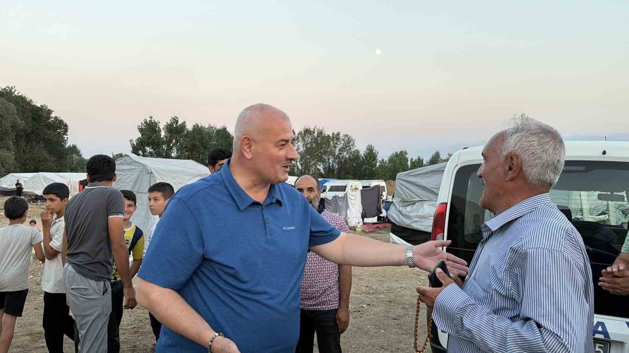 DÜZCE’DE KANDİL SEBEBİ İLE ÇİLİMLİ BELEDİYE BAŞKANI YILMAZ YILDIZ VE İLÇE KAYMAKAMI AHMET ALİ...