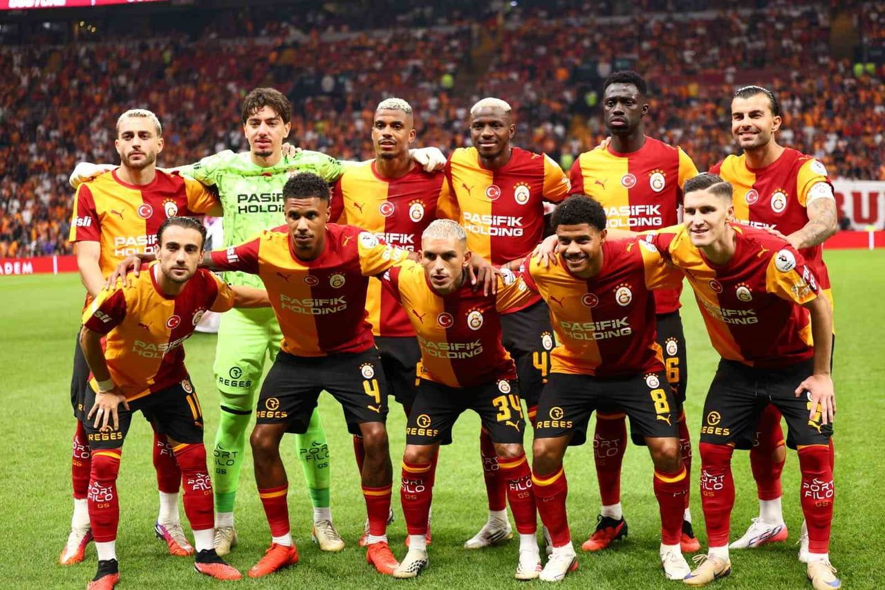 GALATASARAY MÜCADELEYE; JANKAT YILMAZ, ROLAND SALLAİ, DAVİNSON SANCHEZ, ABDÜLKERİM BARDAKCI...