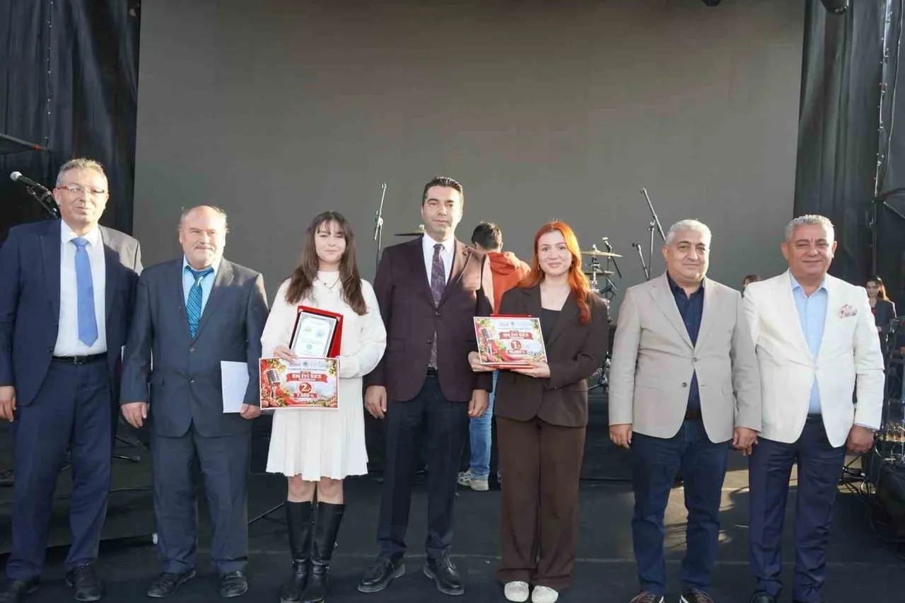 KIRŞEHİR'İN KAMAN İLÇESİNDE DÜZENLENEN CEVİZ FESTİVALİNDE BEYAZAY ŞUBE BAŞKANLIĞI TARAFINDAN KAMAN...