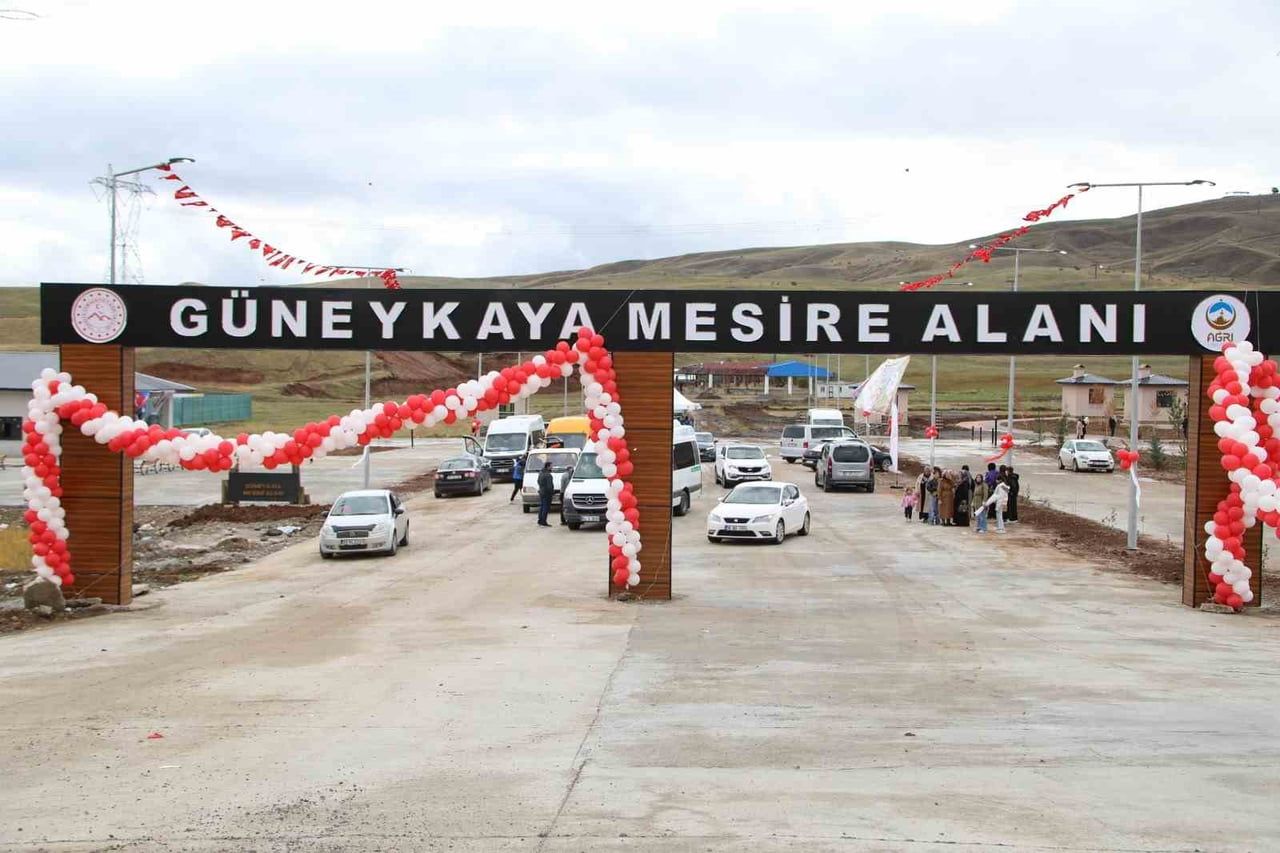 AĞRI'NIN ELEŞKİRT İLÇESİNDE, VATANDAŞLARIN SOSYAL, KÜLTÜREL VE SPORTİF İHTİYAÇLARINA CEVAP VERECEK...