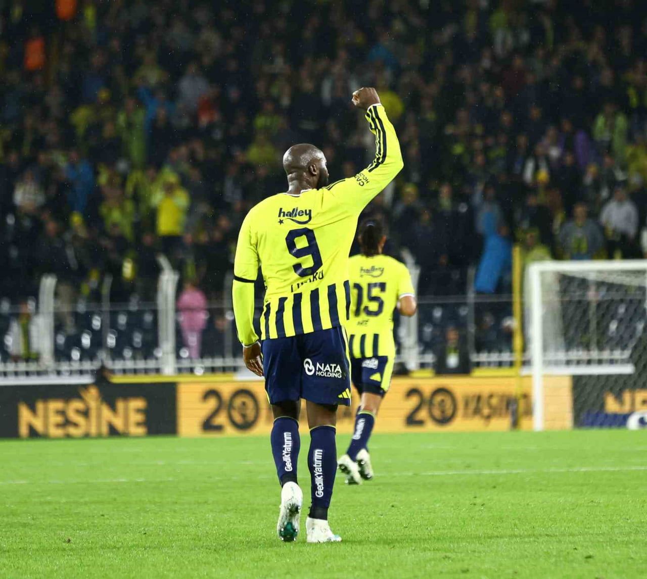 FENERBAHÇE’NİN BELÇİKALI FORVETİ ROMELU LUKAKU, BU SEZONKİ İLK GOLÜNÜ ALANYASPOR'A KARŞI...
