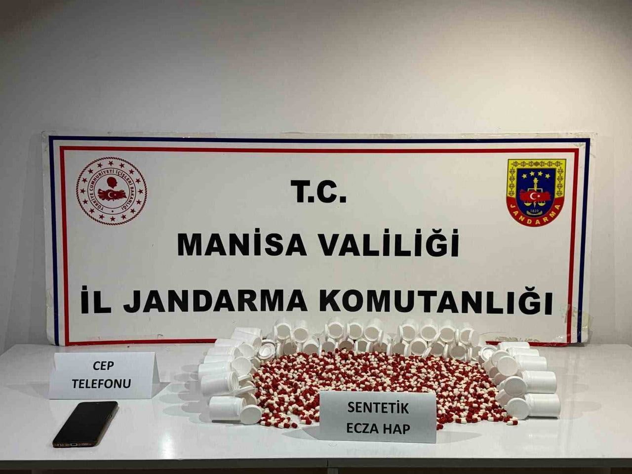 MANİSA İL JANDARMA KOMUTANLIĞI EKİPLERİNİN SON ÜÇ GÜNDE DÜZENLEDİĞİ UYUŞTURUCU OPERASYONLARINDA...