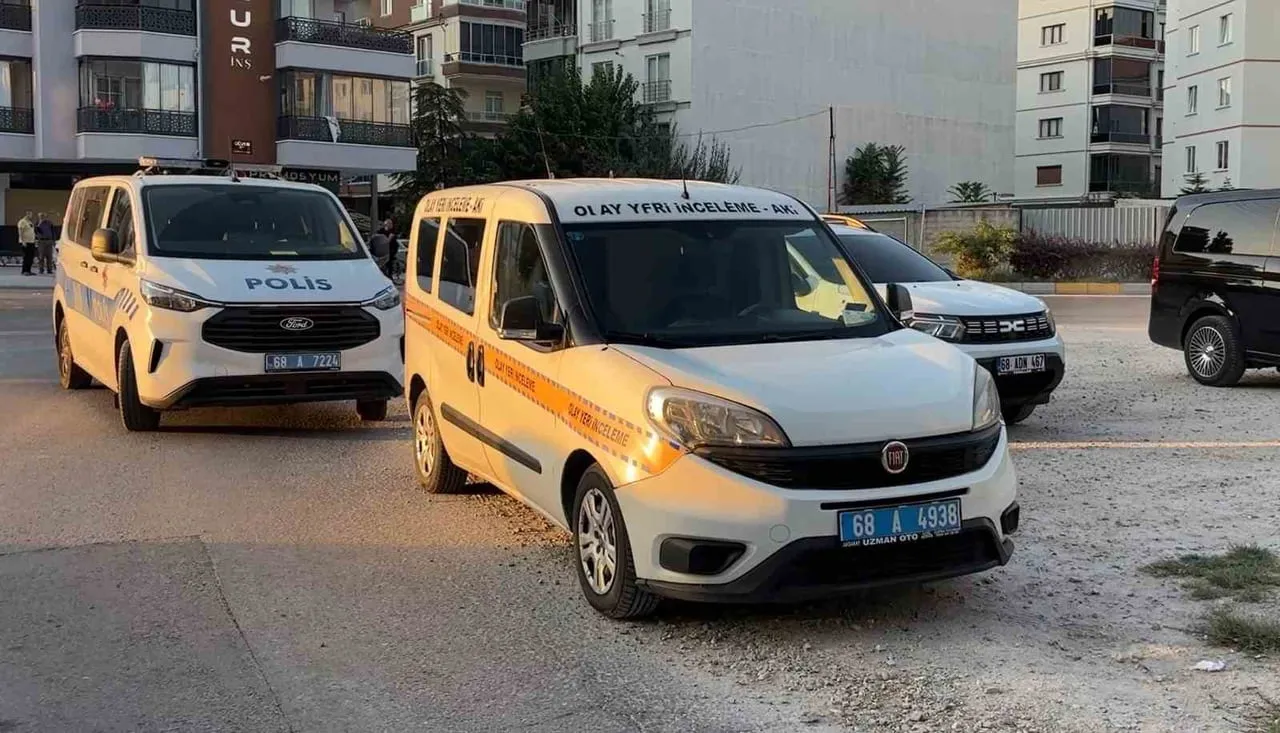 AKSARAY’DA 5. KATIN CAMINDAN AŞAĞIYA DÜŞEN 18 YAŞINDAKİ GENÇ KIZ HAYATINI KAYBETTİ.