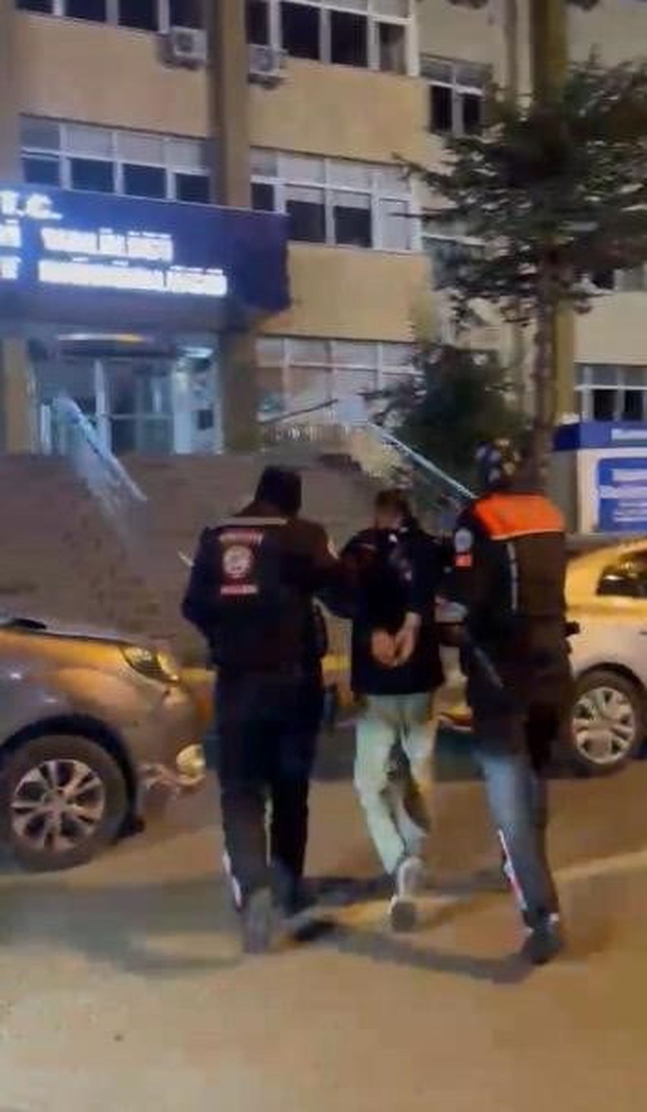 KAYSERİ’DE MOTOSİKLETLİ POLİS TİMLERİ BÜRO AMİRLİĞİ EKİPLERİ TARAFINDAN ŞÜPHE ÜZERİNE DURDURULAN...