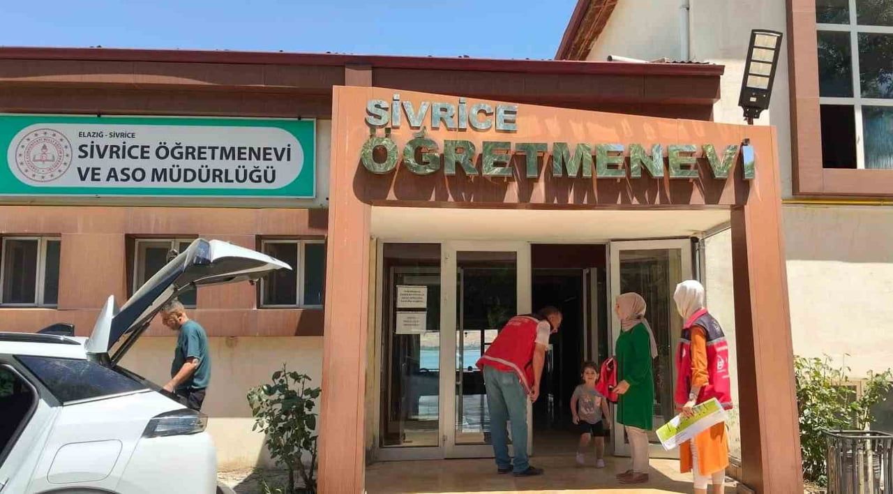 ELAZIĞ’DA MOBİL SOSYAL HİZMET ARACI VATANDAŞLARLA BULUŞMAYA DEVAM EDİYOR