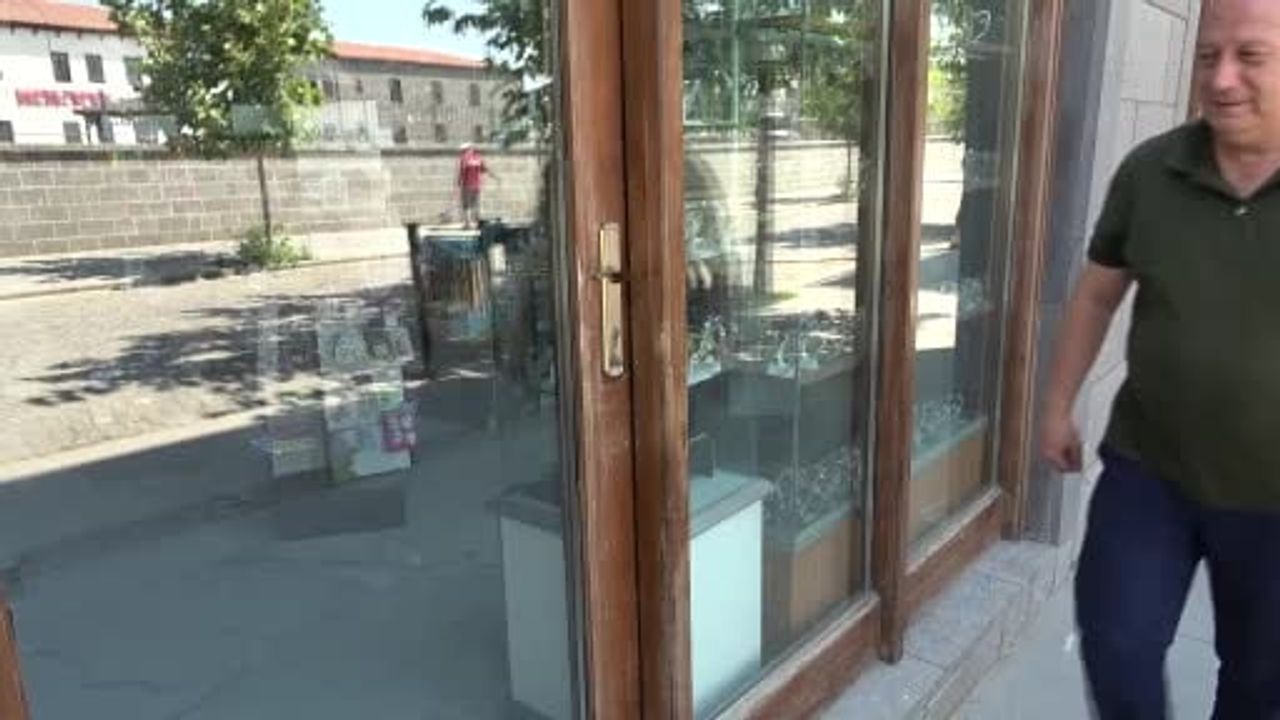 Diyarbakır'da sıcak havalar esnafı da vurdu: Kentte kepenkler öğleden sonra açılıyor